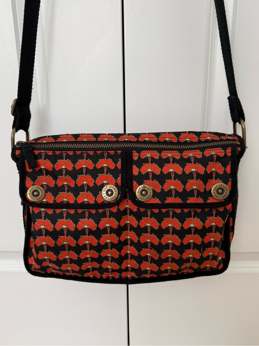 GAP Black Crossbody Messenger Bag Black & Red Floral Print (2004)